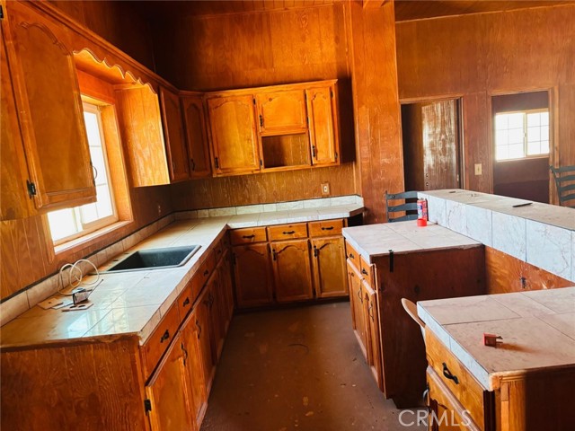 11690 Camp Rock Rd, Lucerne Valley CA: https://media.crmls.org/medias/15409e8d-5f4c-459c-8b4b-9a86f7fe21fb.jpg