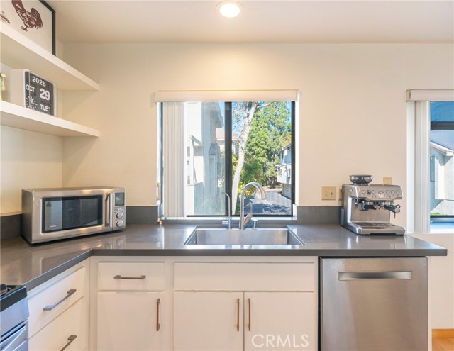 Detail Gallery Image 12 of 49 For 2577 Plaza Del Amo #730,  Torrance,  CA 90503 - 3 Beds | 2/1 Baths