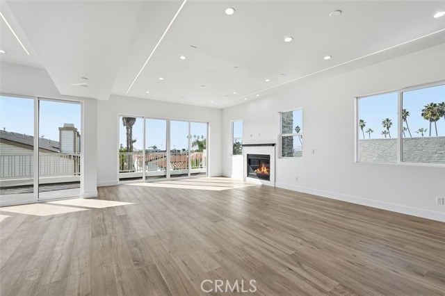 Detail Gallery Image 6 of 45 For 617 N Irena Ave #C,  Redondo Beach,  CA 90277 - 5 Beds | 3/1 Baths