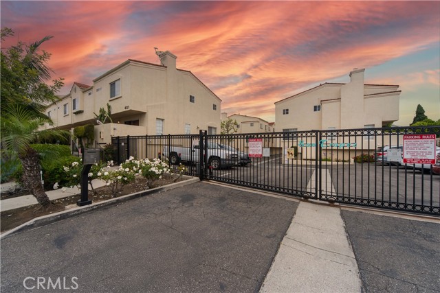 Detail Gallery Image 3 of 33 For 401 W 220th St #58,  Carson,  CA 90745 - 3 Beds | 3 Baths