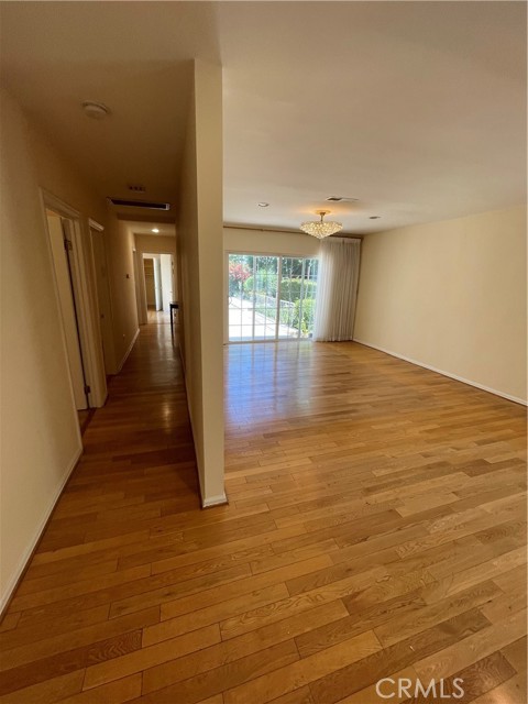 Detail Gallery Image 11 of 69 For 5118 Newcastle Ave, Encino,  CA 91316 - 3 Beds | 2 Baths