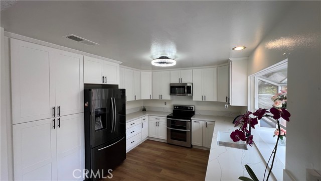 Detail Gallery Image 2 of 27 For 27112 via Chiquero #B,  San Juan Capistrano,  CA 92675 - 3 Beds | 2 Baths