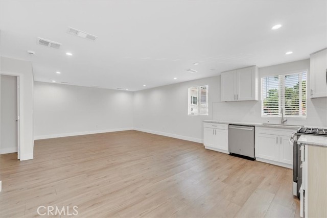 7865 Chastain Avenue, Reseda CA: https://media.crmls.org/medias/15429c28-061f-4b99-b223-4eef9149bffd.jpg