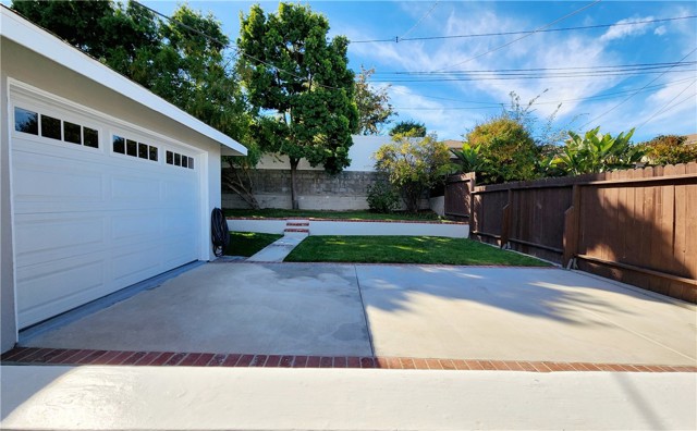 Rear Driveway/Patio to Garage