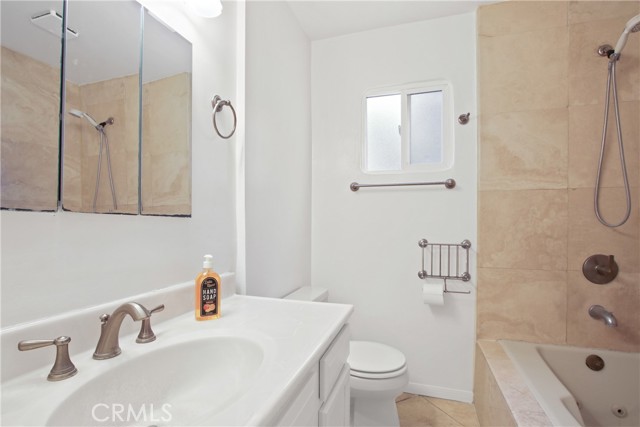 352 Granada Court, La Habra CA: https://media.crmls.org/medias/15442355-994b-4d09-9216-314cb330daaa.jpg
