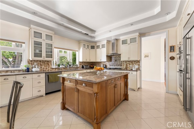 4811 Heaven Avenue, Woodland Hills CA: https://media.crmls.org/medias/154424f9-7140-4eae-b535-eb0701436db2.jpg
