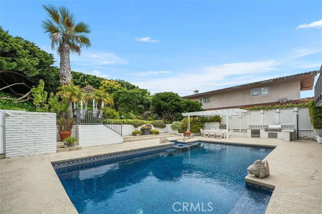 953 Via Del Monte, Palos Verdes Estates CA: https://media.crmls.org/medias/15445827-fffd-4e20-b3f8-3e695674ab85.jpg