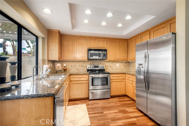 Detail Gallery Image 11 of 35 For 948 Alyssum Rd, Carlsbad,  CA 92011 - 3 Beds | 2/1 Baths