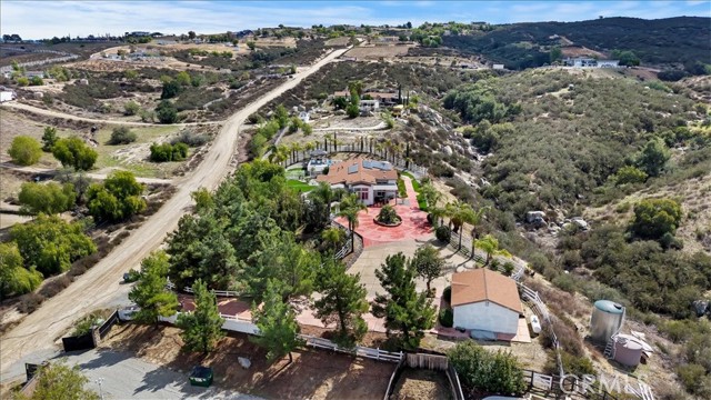 Detail Gallery Image 12 of 53 For 39565 Spanish Oaks Dr, Temecula,  CA 92592 - 4 Beds | 2/1 Baths