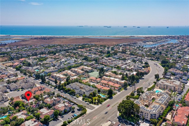 4752 Tiara Drive, Huntington Beach CA: https://media.crmls.org/medias/1545567e-6857-4df1-b90a-8dc31bf23911.jpg