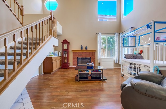 Detail Gallery Image 7 of 75 For 18556 Olympian Ct, Canyon Country,  CA 91351 - 3 Beds | 2/1 Baths