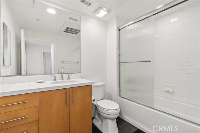 Detail Gallery Image 26 of 40 For 150 the Promenade #202,  Long Beach,  CA 90802 - 3 Beds | 3 Baths