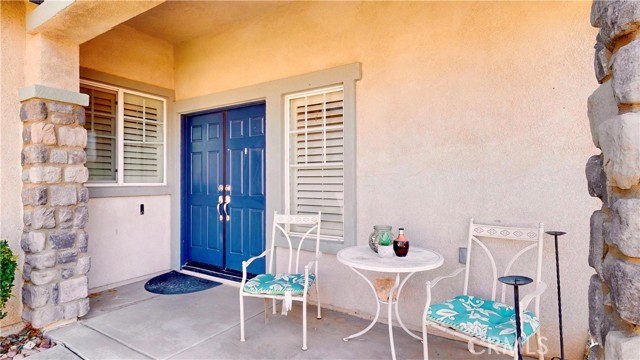 Detail Gallery Image 4 of 35 For 13525 Evanston St, Victorville,  CA 92392 - 4 Beds | 2/1 Baths