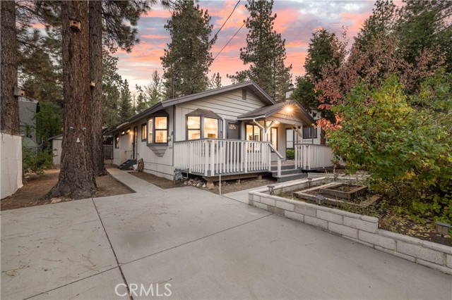 Detail Gallery Image 1 of 32 For 2028 Manzanita Ln, Big Bear City,  CA 92314 - 3 Beds | 2 Baths