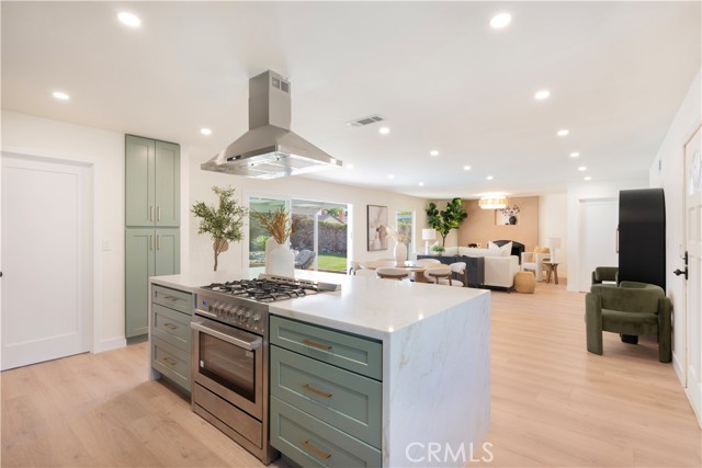 Detail Gallery Image 4 of 34 For 7430 Ponce Ave, West Hills,  CA 91307 - 3 Beds | 3/1 Baths