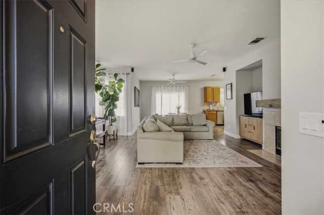 Detail Gallery Image 5 of 27 For 204 E Manchester Ln, San Bernardino,  CA 92408 - 3 Beds | 2 Baths