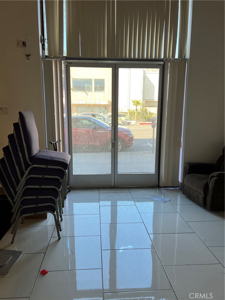 330 E Manchester Boulevard, Inglewood, CA 90301
