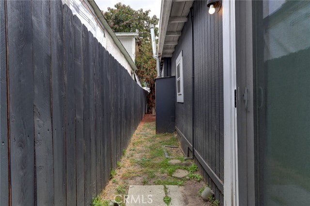 Detail Gallery Image 41 of 42 For 710 Larch St #1/2,  Inglewood,  CA 90301 - 1 Beds | 1 Baths