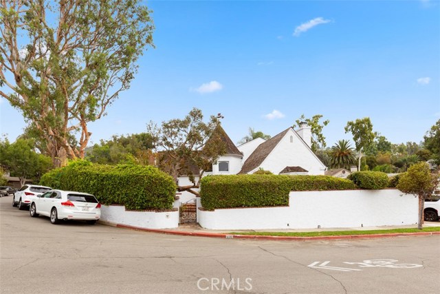 PRIVATE SECLUDED CORNER LOT