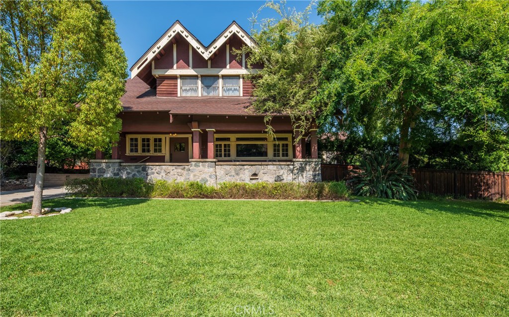 208 Highland Place