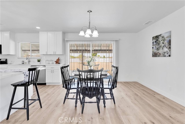 Detail Gallery Image 12 of 33 For 20972 Quilente Rd, Apple Valley,  CA 92307 - 3 Beds | 2 Baths