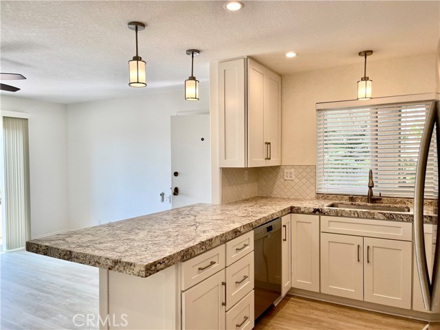 352 Y Place, Laguna Beach CA: https://media.crmls.org/medias/154958b1-3f50-4831-8e80-d2c25f719909.jpg