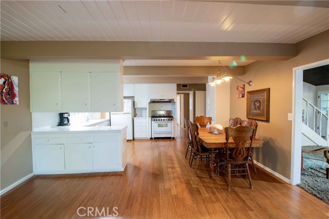 22654 Dolorosa Street, Woodland Hills CA: https://media.crmls.org/medias/1549bdc1-df2e-49cb-8b0b-cfdef7cafdeb.jpg