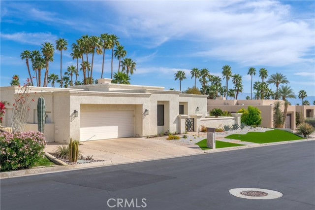 Detail Gallery Image 2 of 49 For 73460 Agave Ln, Palm Desert,  CA 92260 - 3 Beds | 3 Baths