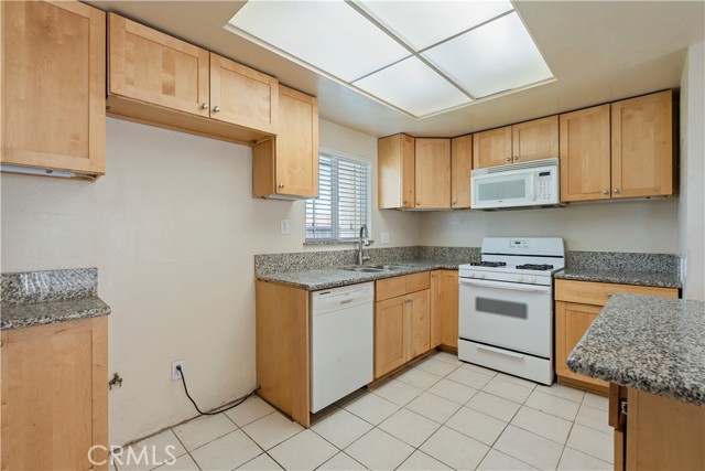 Detail Gallery Image 9 of 29 For 14889 Hartford Ln, Helendale,  CA 92342 - 3 Beds | 2 Baths