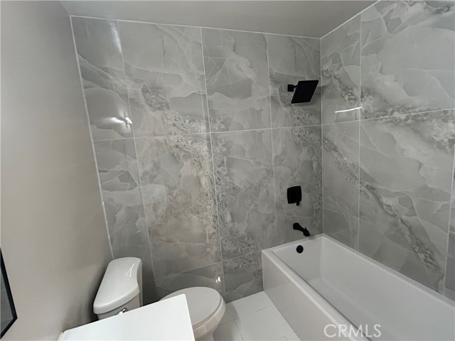 Detail Gallery Image 13 of 24 For 3375 Baltic Ave, Long Beach,  CA 90810 - 4 Beds | 2 Baths