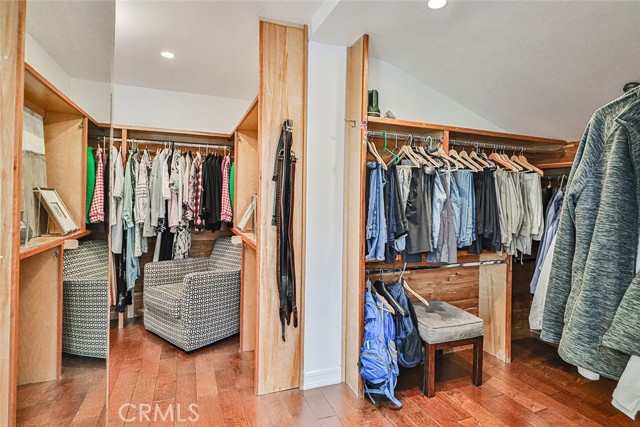 Detail Gallery Image 49 of 74 For 17141 Superior St, Northridge,  CA 91325 - 6 Beds | 4 Baths