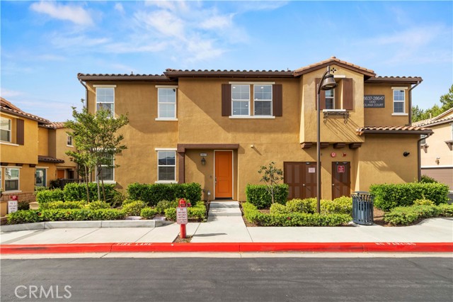 28637 Solana Court, Valencia CA: https://media.crmls.org/medias/154b287a-9b0c-4fef-9856-992ed8c89194.jpg