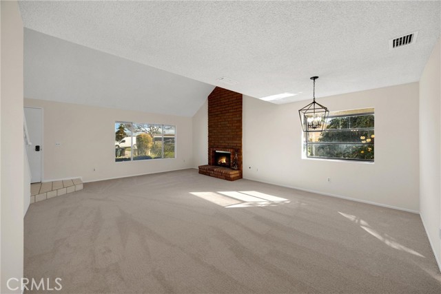 Detail Gallery Image 4 of 29 For 11196 Rogers St, Riverside,  CA 92505 - 3 Beds | 2 Baths