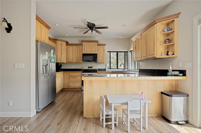 Detail Gallery Image 5 of 38 For 1509 Krause Ln, Lake Arrowhead,  CA 92352 - 3 Beds | 2/1 Baths