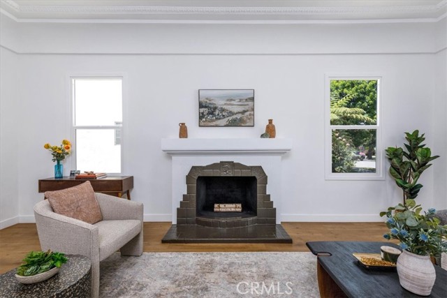 Detail Gallery Image 5 of 35 For 4325 9th Ave, Los Angeles,  CA 90008 - 3 Beds | 3 Baths