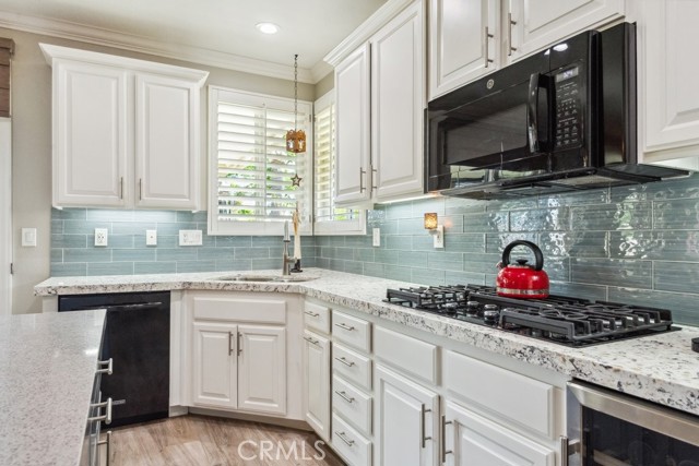 Detail Gallery Image 9 of 42 For 23023 via Moraga, Moreno Valley,  CA 92557 - 4 Beds | 3 Baths