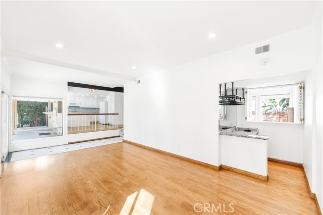 Detail Gallery Image 21 of 67 For 16293 Wayfarer Ln, Huntington Beach,  CA 92649 - 5 Beds | 3/1 Baths