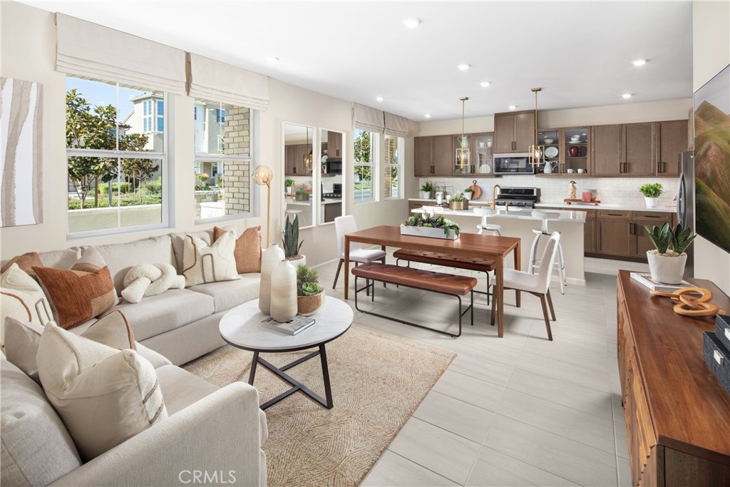 MLS #OC25261401 image #2