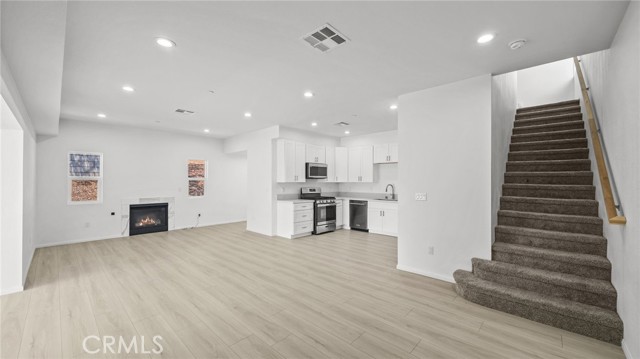 13105 Via Tuscany, Riverside CA: https://media.crmls.org/medias/154e4b24-447a-4e68-86f1-63cbaba9ba53.jpg