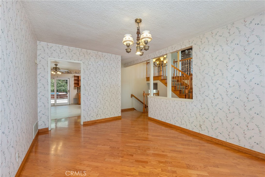 https://media.crmls.org/medias/154f4b05-c264-49b5-8747-3dac012104ca.jpg?preset=X-Large