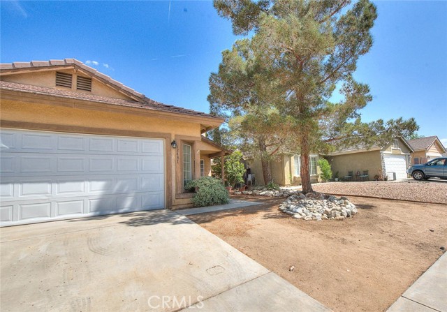 Detail Gallery Image 3 of 49 For 12437 Goldstone, Victorville,  CA 92392 - 3 Beds | 2 Baths
