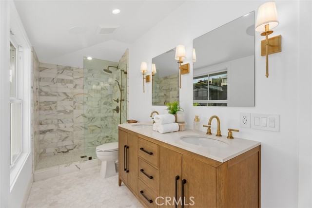 Detail Gallery Image 25 of 48 For 307 Emerald Bay, Laguna Beach,  CA 92651 - 5 Beds | 4/1 Baths