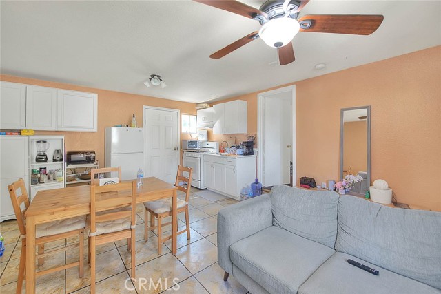 14104 Barrydale Street, La Puente CA: https://media.crmls.org/medias/154f9cac-25b4-49c9-a961-a6700873f63a.jpg