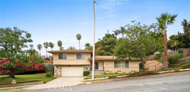 1471 N Hilltop Dr, Azusa, CA 91702