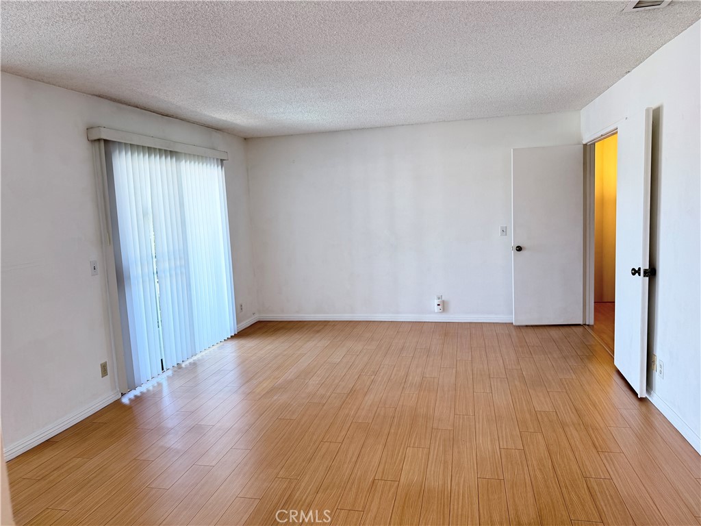 https://media.crmls.org/medias/155044c8-9f6f-47c6-8309-6bac020676d4.jpg?preset=X-Large