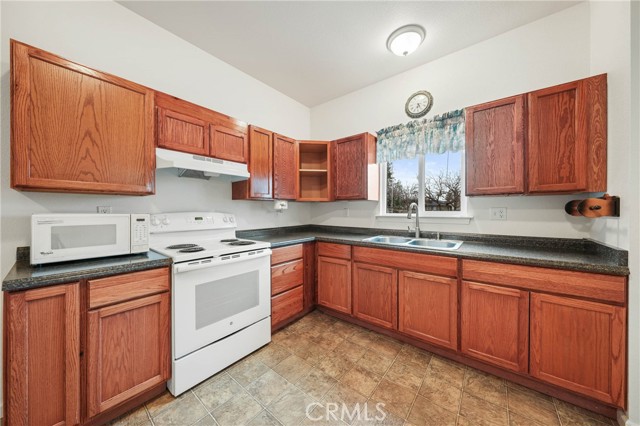 Detail Gallery Image 36 of 74 For 8700 Red Hills Rd, Kelseyville,  CA 95451 - 5 Beds | 3 Baths