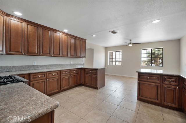 Detail Gallery Image 8 of 34 For 9846 Sunny Vista Rd, Phelan,  CA 92371 - 3 Beds | 2 Baths