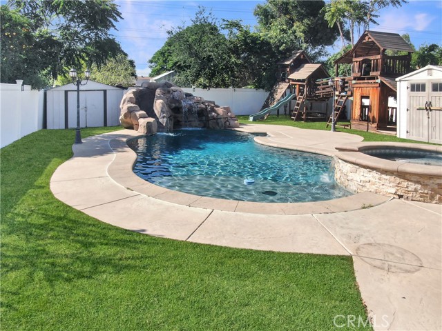 Detail Gallery Image 1 of 29 For 7347 Diamond St, Riverside,  CA 92504 - 5 Beds | 2/1 Baths