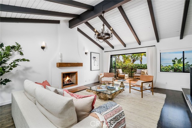 24743 Vantage Point Terrace, Malibu CA: https://media.crmls.org/medias/15510d8d-3945-4f4b-870e-b9312ef63c08.jpg
