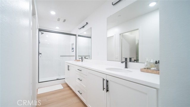 17952 Seaglass Drive, Huntington Beach CA: https://media.crmls.org/medias/1551113c-d432-4cda-8a66-96b04cc1f13f.jpg